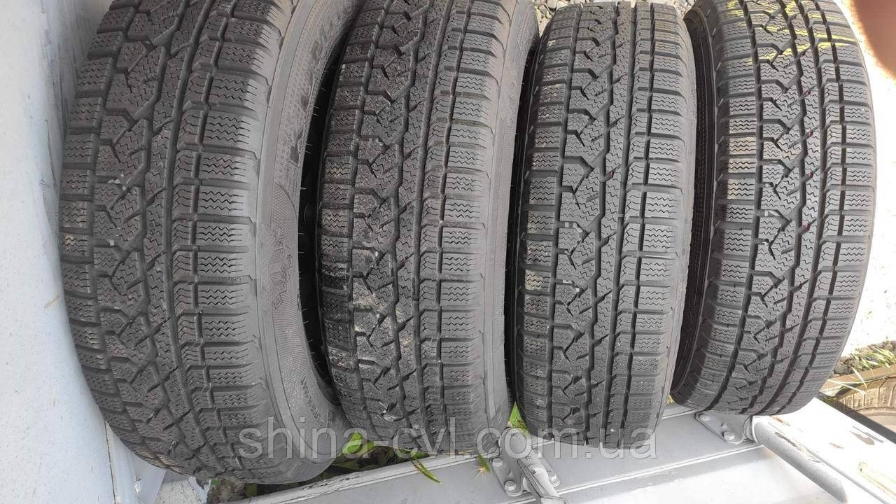 Зимові шини 215/70 R16 100T KUMHO ASYMMETRIC i'zen RV