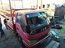 Производство и замена лобового стекла триплекс на грузовике JAC 1045 в Никополе (Украина). 1