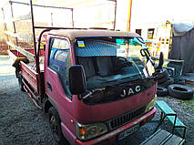 Производство и замена лобового стекла триплекс на грузовике JAC 1045 в Никополе (Украина). 2