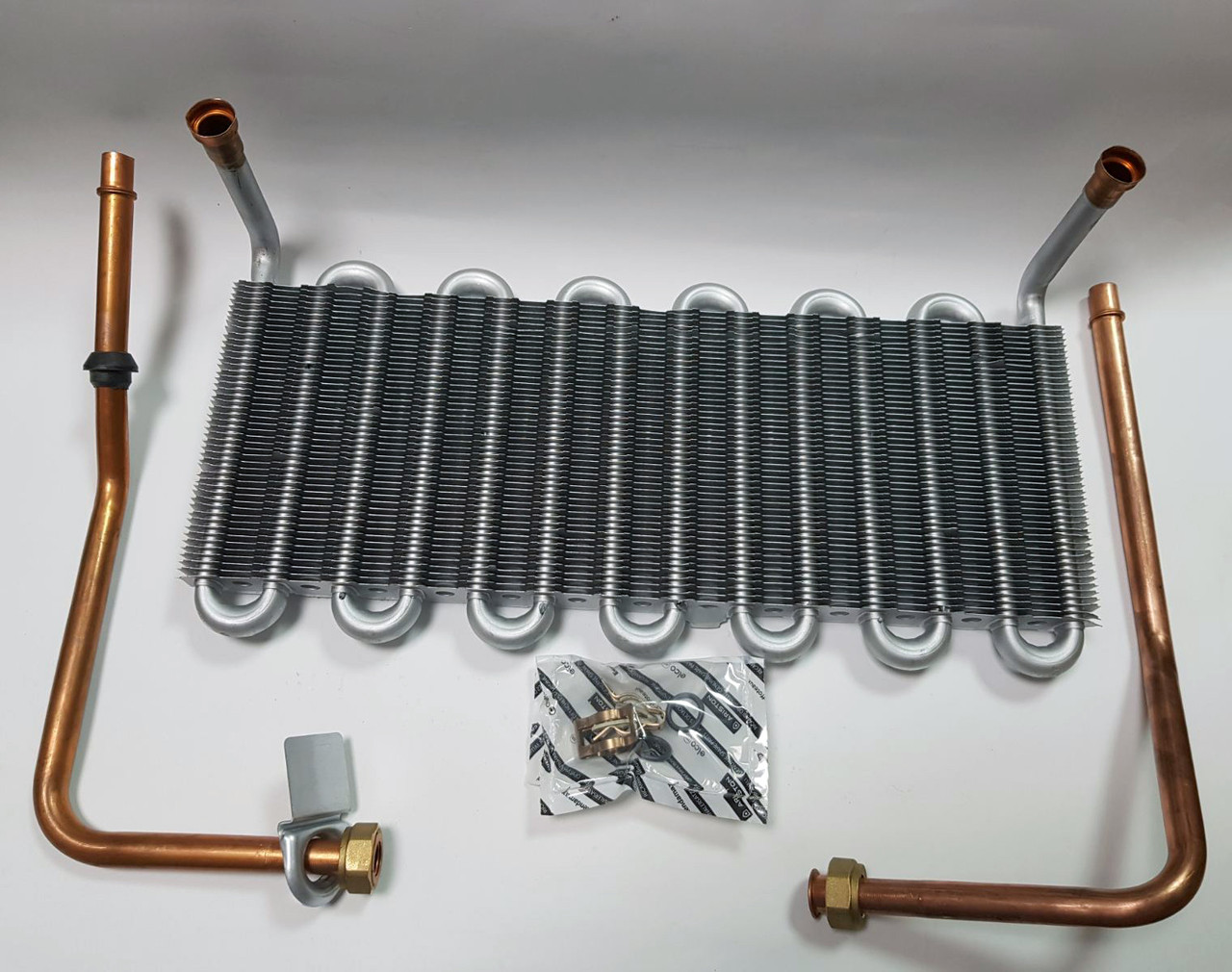 Купить Теплообменник газовой колонки Chaffoteaux SENSEO 16 CF, Ariston ...