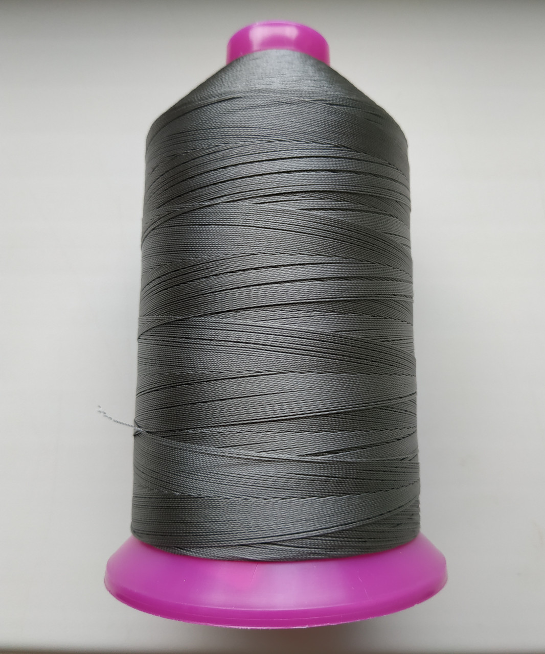 Нитки Gutermann Calora No30.
колір СІРИЙ.
3000 м.
