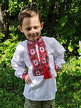 Вишиванка на хлопчика на попліні з червоною вишивкою, розміри 98-152 см