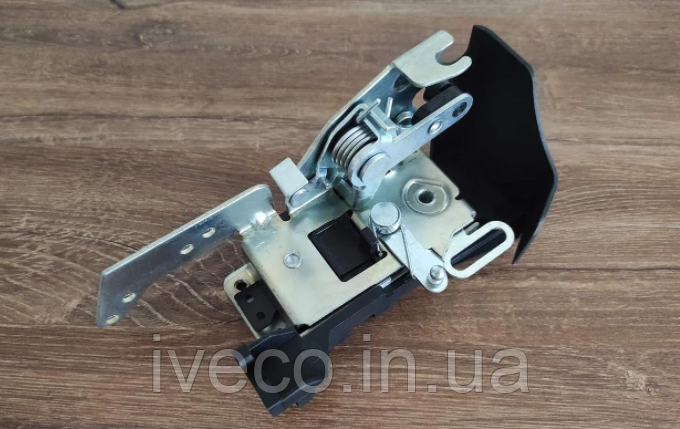Замок дверей лівий RVI Premium Midlum Kerax 5001858126