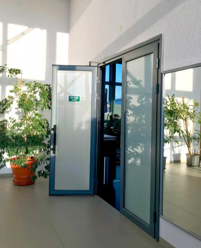 Алюминиевые двери и алюминиевые входные группы Нестандартные проемы - фото 3 - id-p1442066890