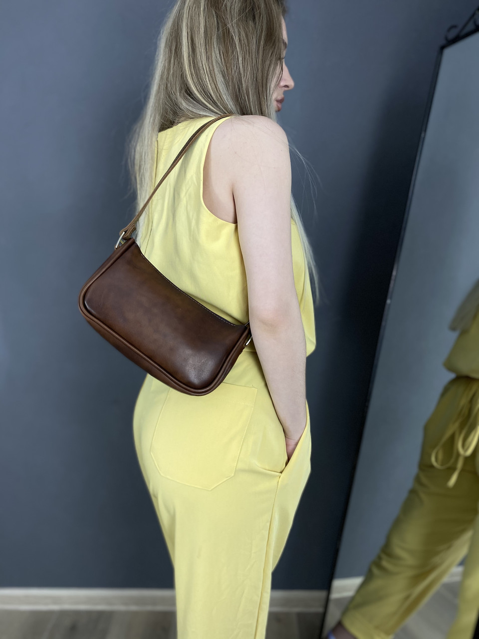 Сумка жіноча. Шкіряна сумочка "Джулс", Шкіра Італійський Краст, колір коричневий, відтінок Вишня
