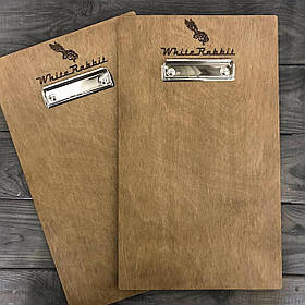 Планшет з дерева з логотипом і затискачем  для меню А4 5мм