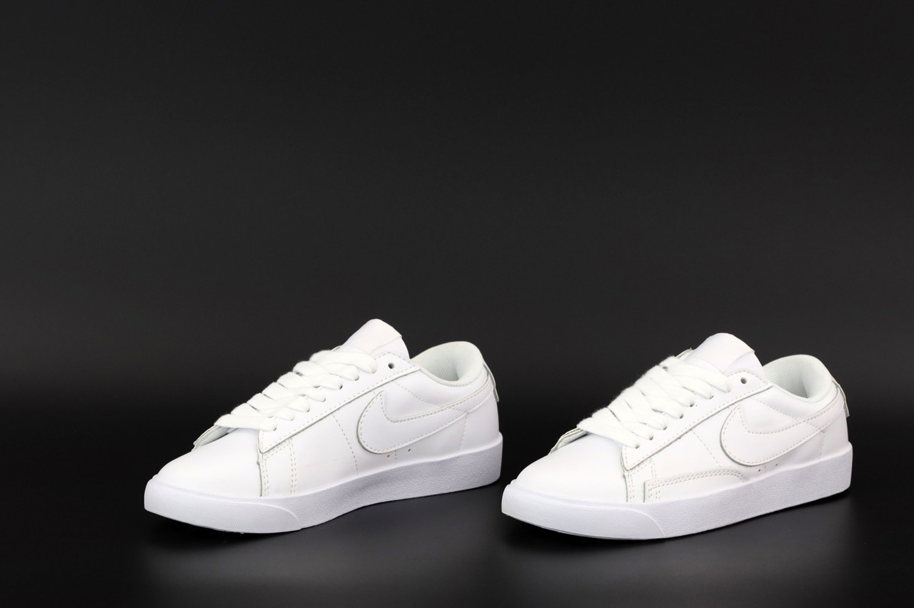 Жіночі білі Кросівки Nike Blazer