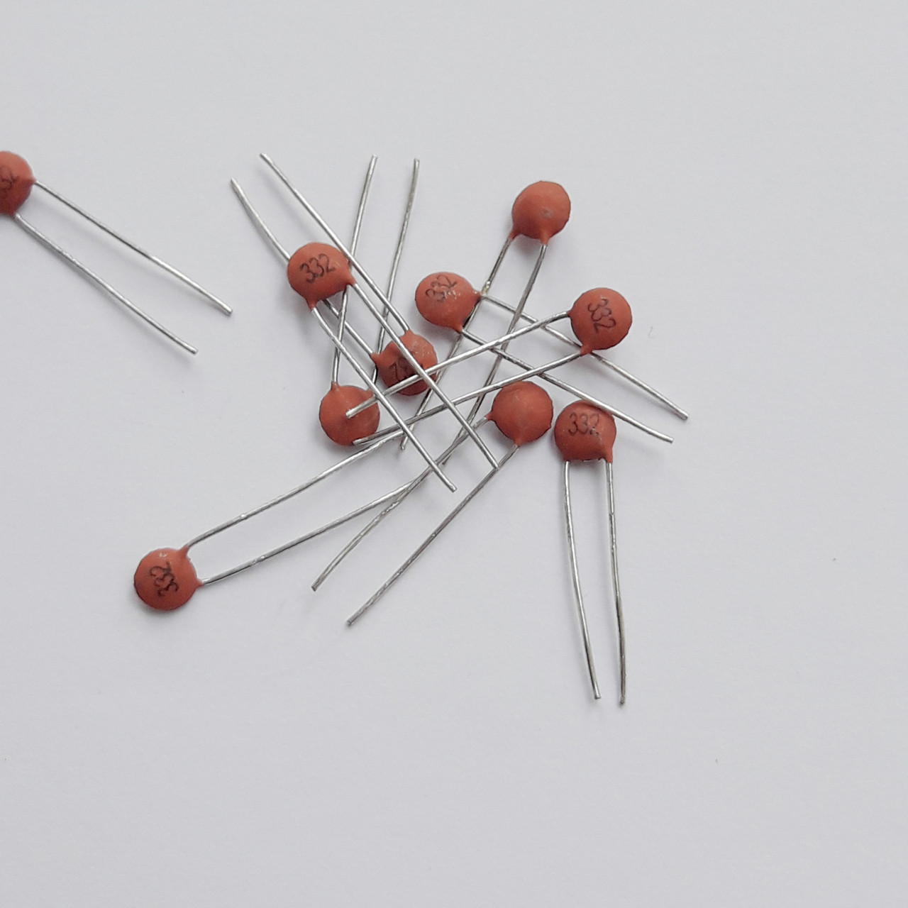 Керамический конденсатор 332 (3300 pF = 3,3 nF): продажа, цена в Днепре ...