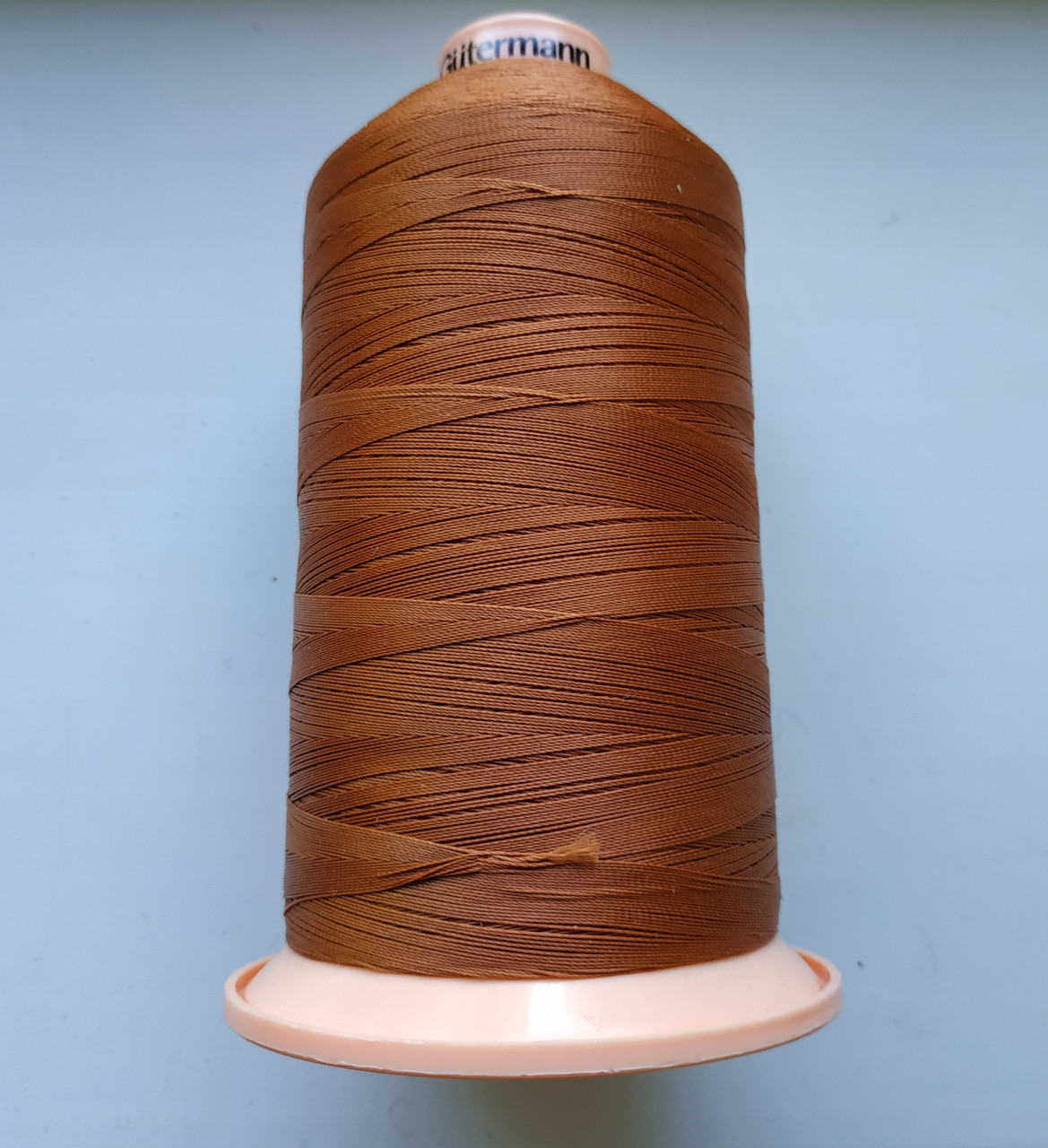 Нитки Gutermann Tera No40.
колір 448
4000 м