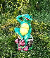 Садовая фигура Лягушка красотка на пне 33 см гипс - садовый декор