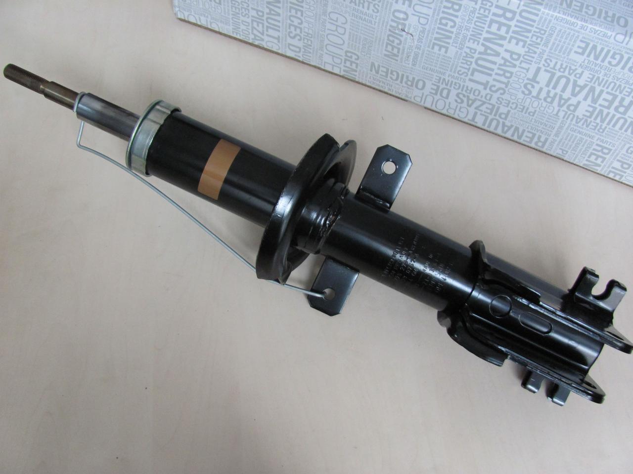 Амортизатор передньої підвіски Renault Trafic, Opel Vivaro, Nissan Primastar RENAULT 8200728279