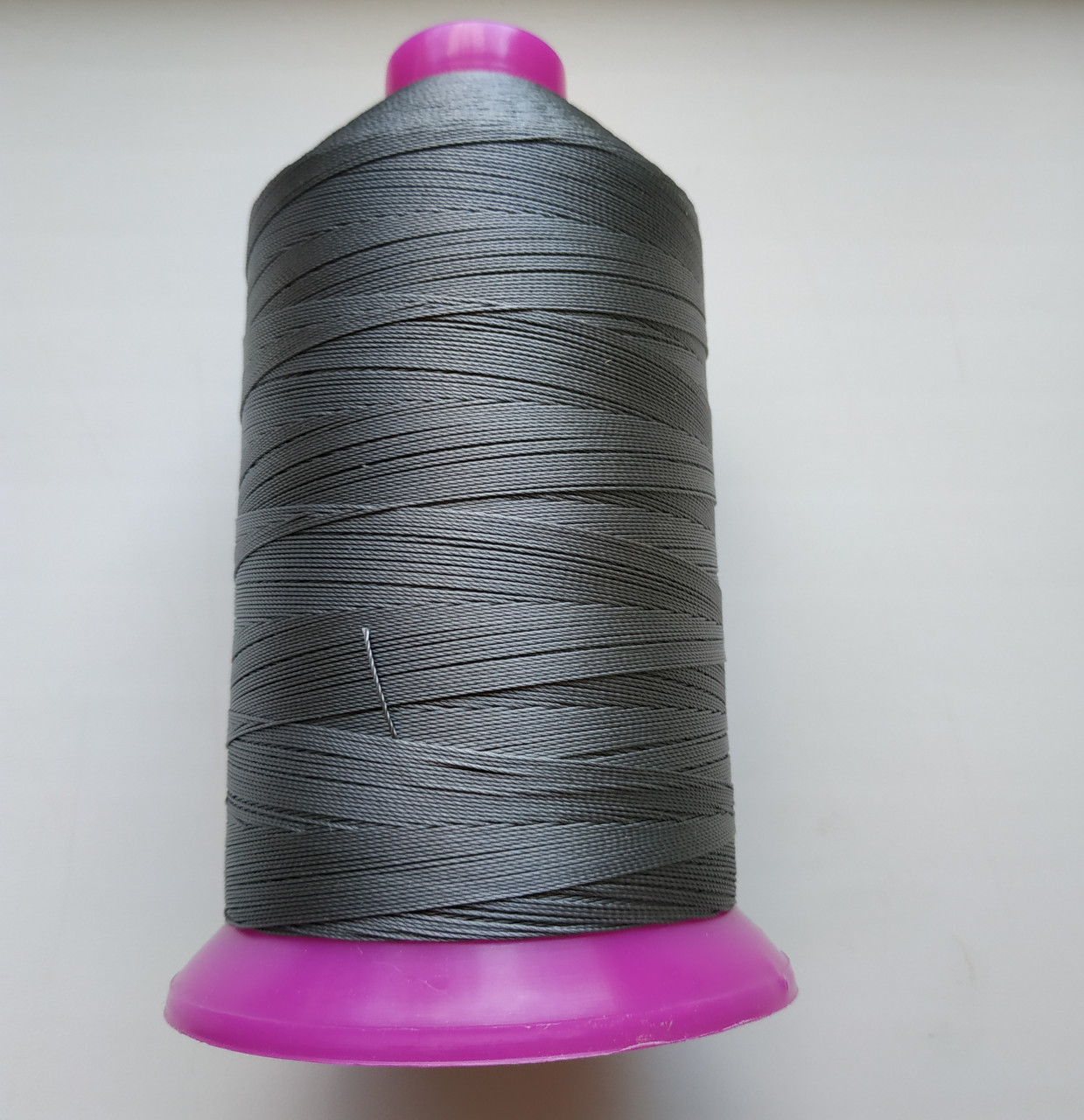 Нитки Gutermann Calora No20.
колір СІРИЙ.
2000 м.
АВТОМОСИЛЬНА НОТИТИ.
ЕКСКЛЮЗИВ