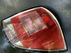 Ліхтар задній правий Opel Astra H 13223674 333658610