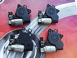 Моторчик склопідіймача задній лівий Mazda 3 BK CX7 2PIN 2002-2012 G22C5858X