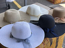 Капелюх жіночий з квіточками та перлами