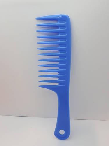 Расческа гребешок для волос, пластмассовая цветная, цена 15 грн — Prom ...