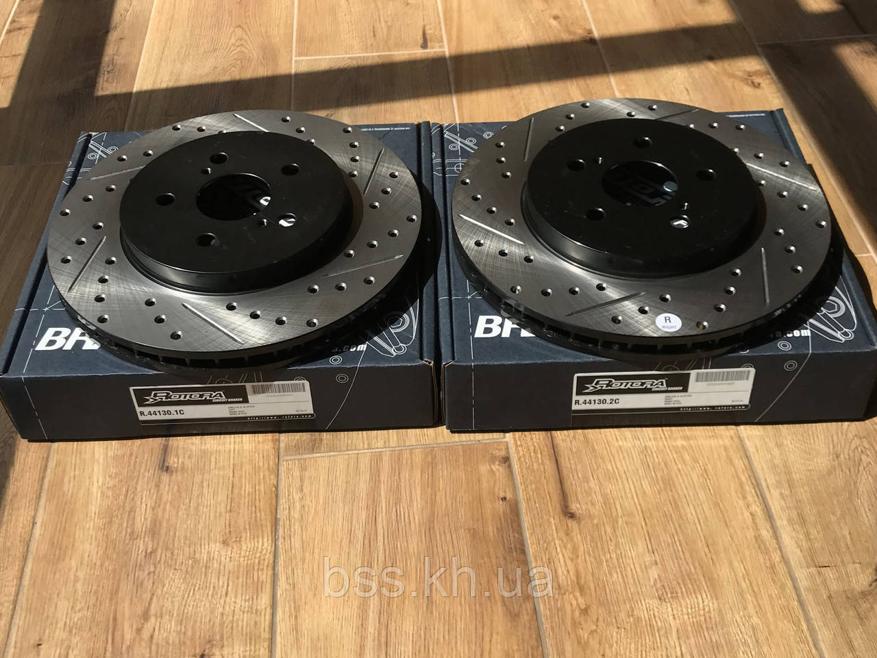 Диск гальмівний передній правий Rotora TOYOTA LEXUS RX 350 II R. 44130.2 C