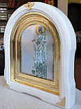 Ікона пресвята богородиця Геронтиса білому арочному кіоті з декоративними куточками, розмір кіота 28×25, лік 15×18., фото 2