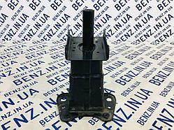 Кронштейн підсилювача переднього бампера справа Mercedes W164, X164 A1646202031