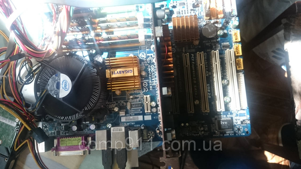 Материнська плата GigaByte GA-P43-ES3G, фото 1