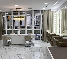 Кресло парикмахерское Beatrice,
Стул мастера Paris,
Стульчик для визажа Paris Lux.