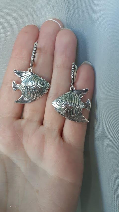 Срібні сережки-підвіски у вигляді рибок, фото 1
