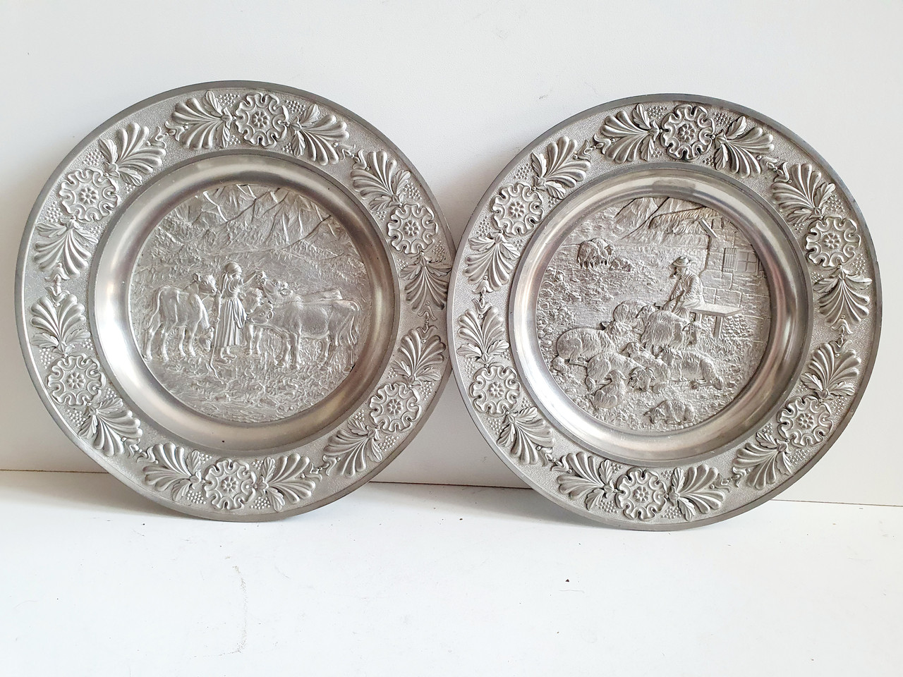 Пара настінних тарілок олов'яних, фото 1