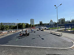 Укладка двухслойного покрытия из EPDM крошки. Харьков, урбан-парк Героев труда 60 1