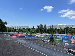 Укладка двухслойного покрытия из EPDM крошки. Харьков, урбан-парк Героев труда 60 6