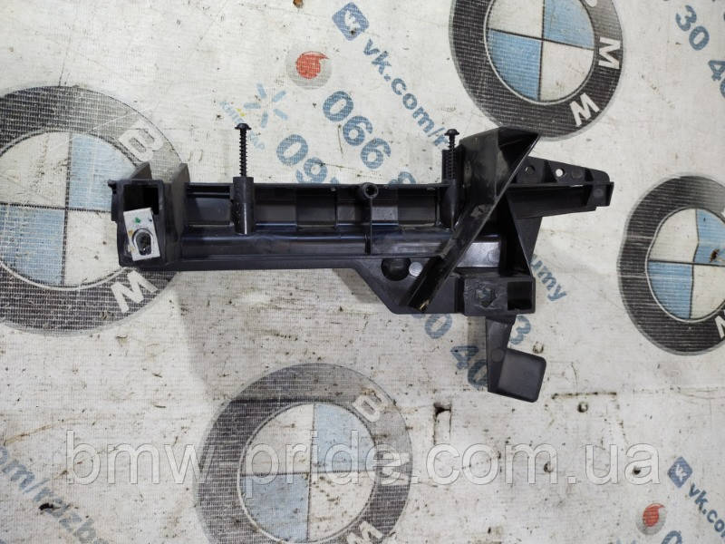 Напрямні скла двері FORD Fusion MK5 2.5 2014 перед лів. (б/у)