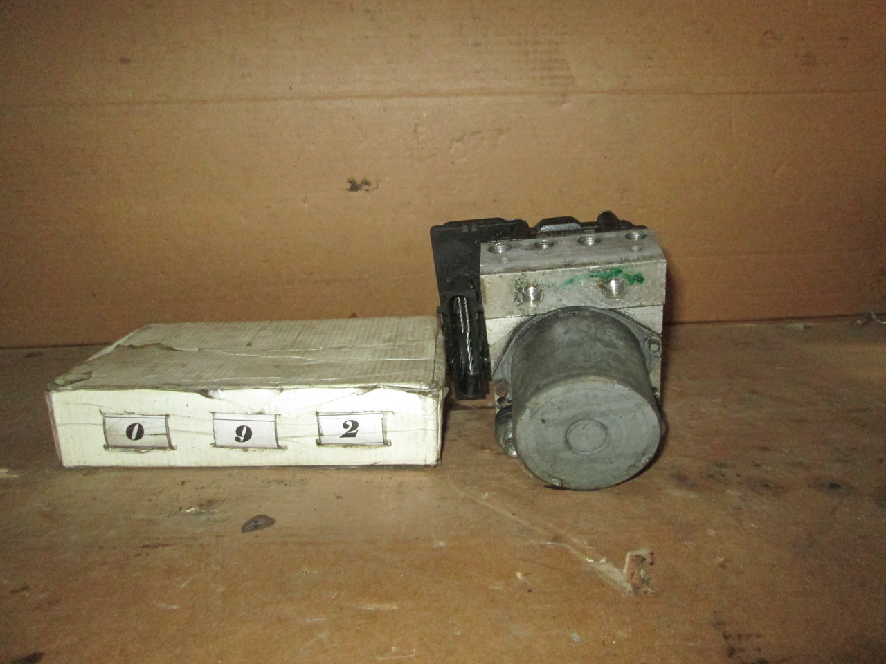 No92 Б/у Блок управління ABS 0265950496 0265235047 для Nissan Note 2004-2013