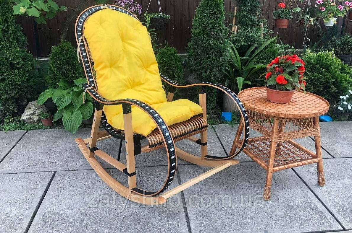 Кресло качалка плетеная с накидкой желтой и круглым столом - фото 3 - id-p1445407144