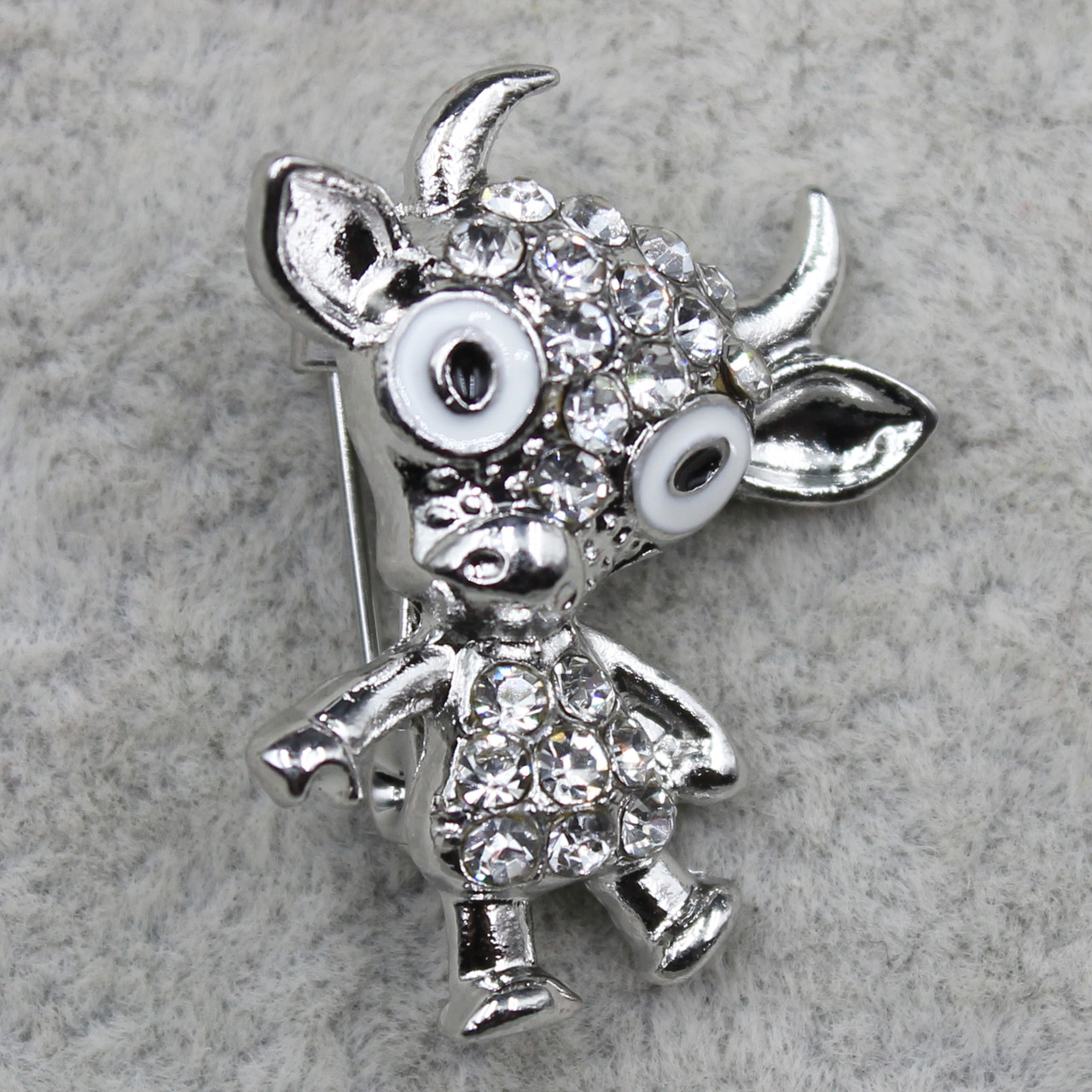 Брошка металева срібляста маленька Олень із камінням символ року розмір виробу 26х18 мм