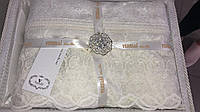 Скатерть бархатная кружевная в подарочной коробке 160Х220 см Verolli Турция кремовая