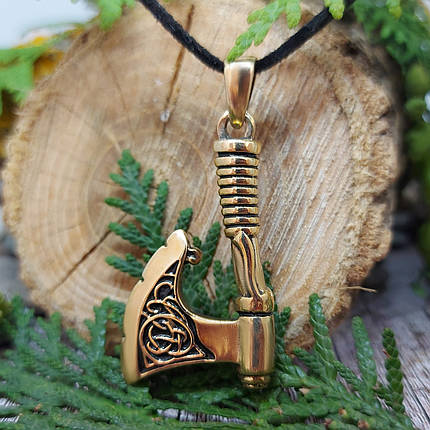 Секіра Перуна, фото 1