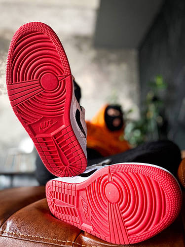 Nike air jordan 1 mid fearless edison hot sale chen