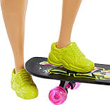 Лялька Барбі Екстра Модниця зі скейтбордом Barbie Extra Doll #4 with Skateboard GRN30 Mattel Оригінал, фото 4