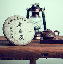 Білий чай Фудін Шоумей млинець 2012 року