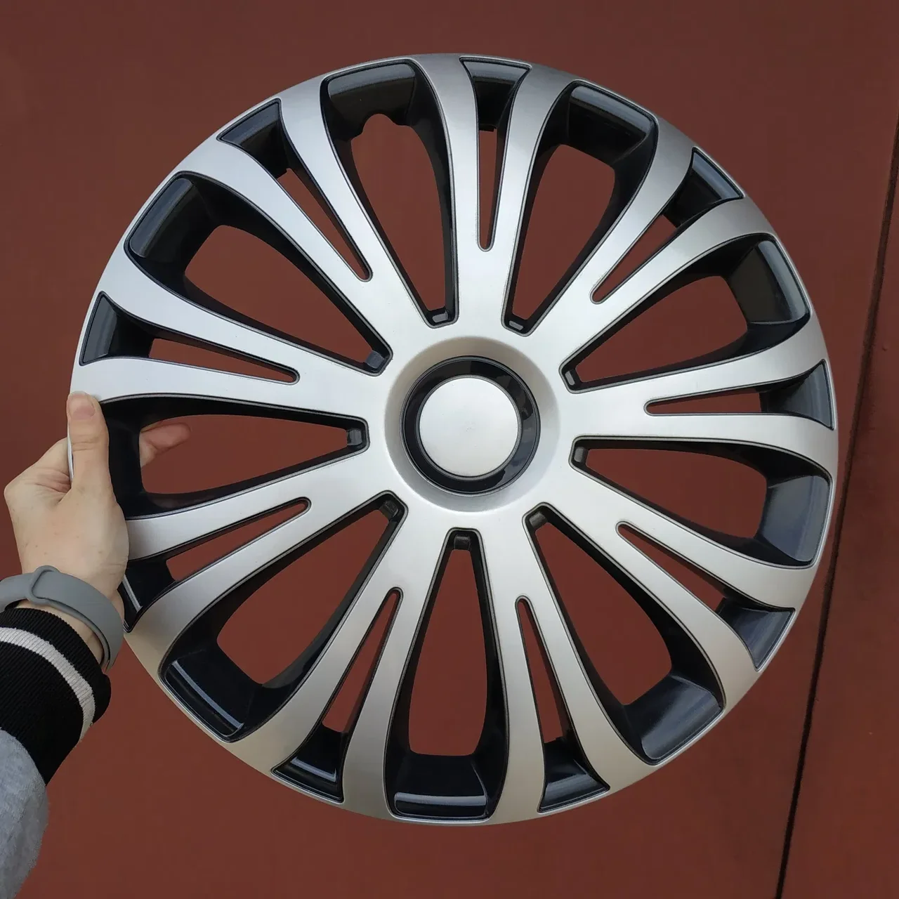 Ковпаки на колеса. Ковпаки колісні ARGO R15 AVERA SILVER&BLACK. Колпаки на диски