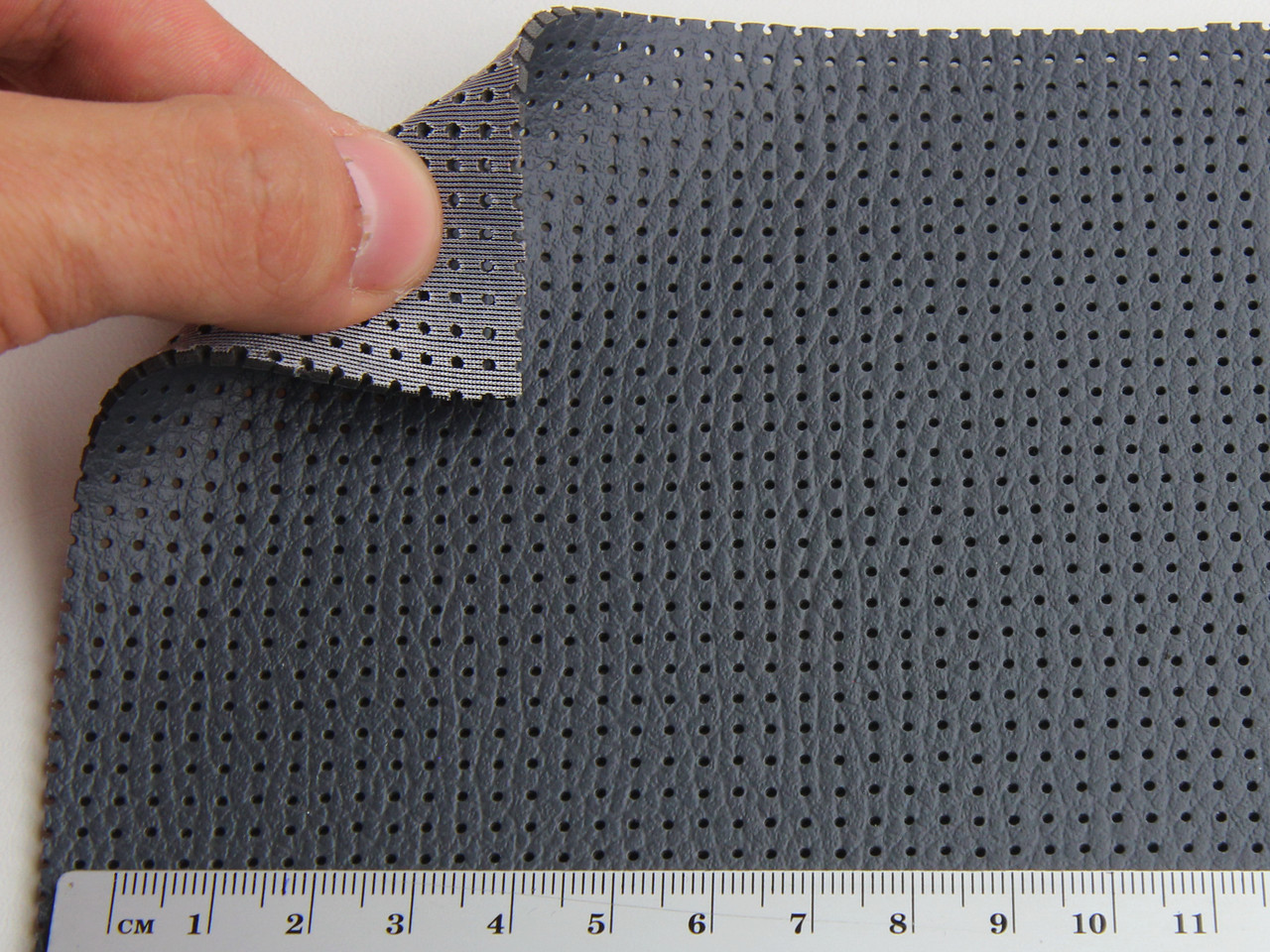 Термовініл темно-сірий tk-4p1012 перфорований для перетяжки керма, дверних карт, панелей на каучуковій основі, фото 1