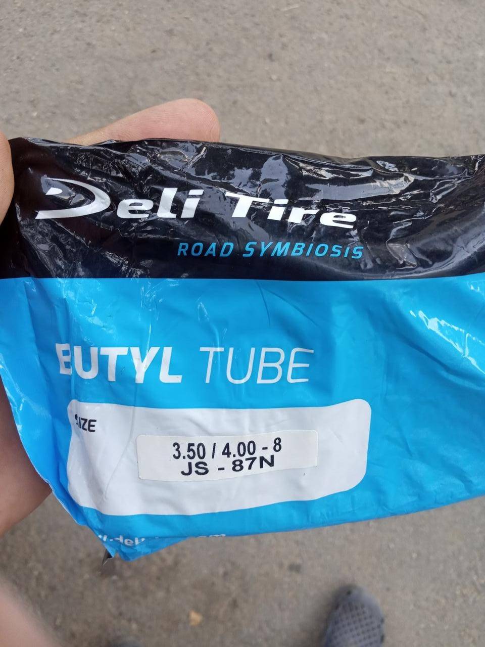 Камера 3,50/4,00-8 Кривій вентиль Delitire butyl, фото 1