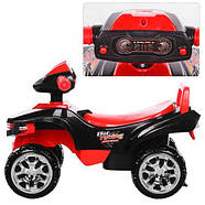 Дитяча каталка-толокар M 3502-2-3, чорно-червоного кольору, фото 3