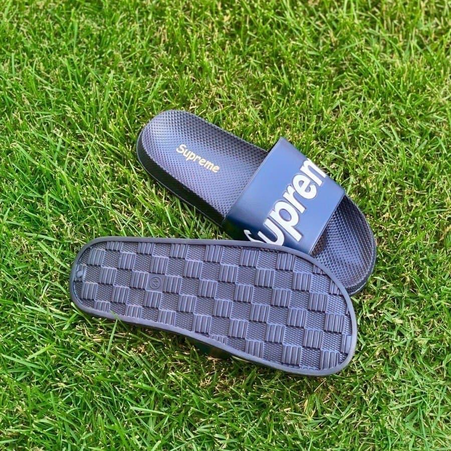 Стильні шльопанці для пляжу. Чоловічі капці на літо Supreme. Літні шльопанці на кожен день Супрім чорні., фото 1