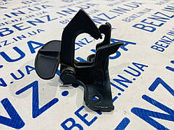 Запобіжний гак замка капота Mercedes W164, X164 A2198800064