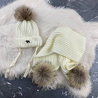 Зимовий дитячий комплект Bear : шапка та шарф в молочному кольорі Bewarm на зав'язках пампонами з натурального хутра