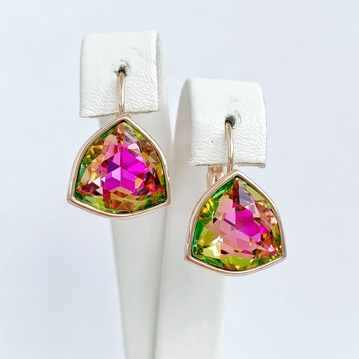 Сережки SONATA з медичного золота, кристали Swarovski фіолетово-зеленого кольору, позолота PO, 25720