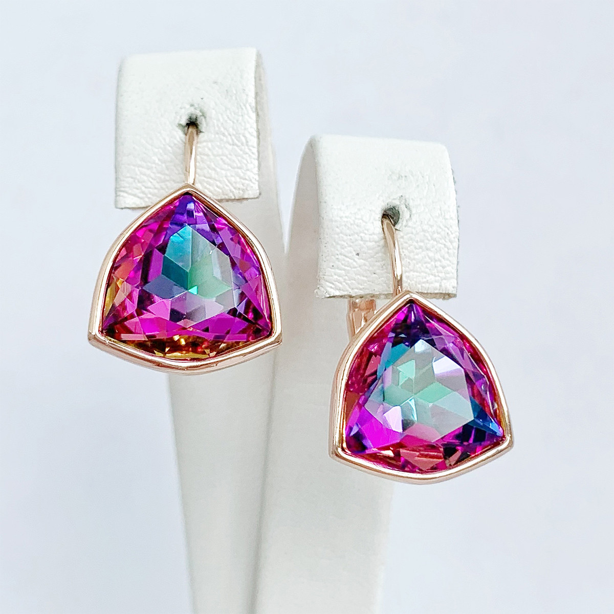 Сережки SONATA з медичного золота, кристали Swarovski фіолетово-блакитного кольору, позолота PO, 25721