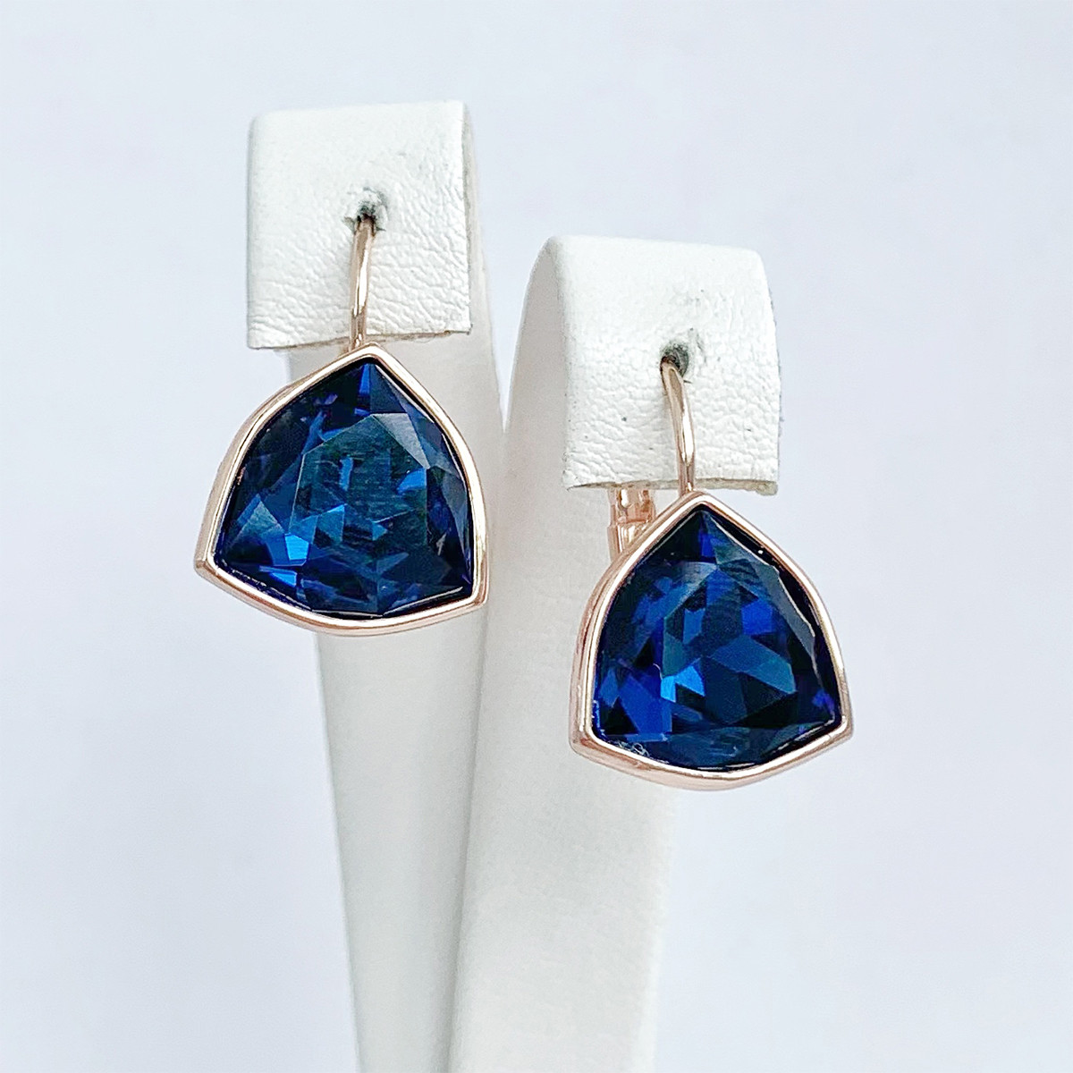 Сережки SONATA з медичного золота, кристали Swarovski синього кольору, позолота PO, 25715