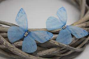 Метелик з органзи ніжно-блакитний зі стразами №11