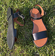 Босоніжки жіночі натуральні шкіряні сандалі шкіра літні на низькому підборі класичні стильні зручні чорні 39 розмір M.KraFVT 3227
